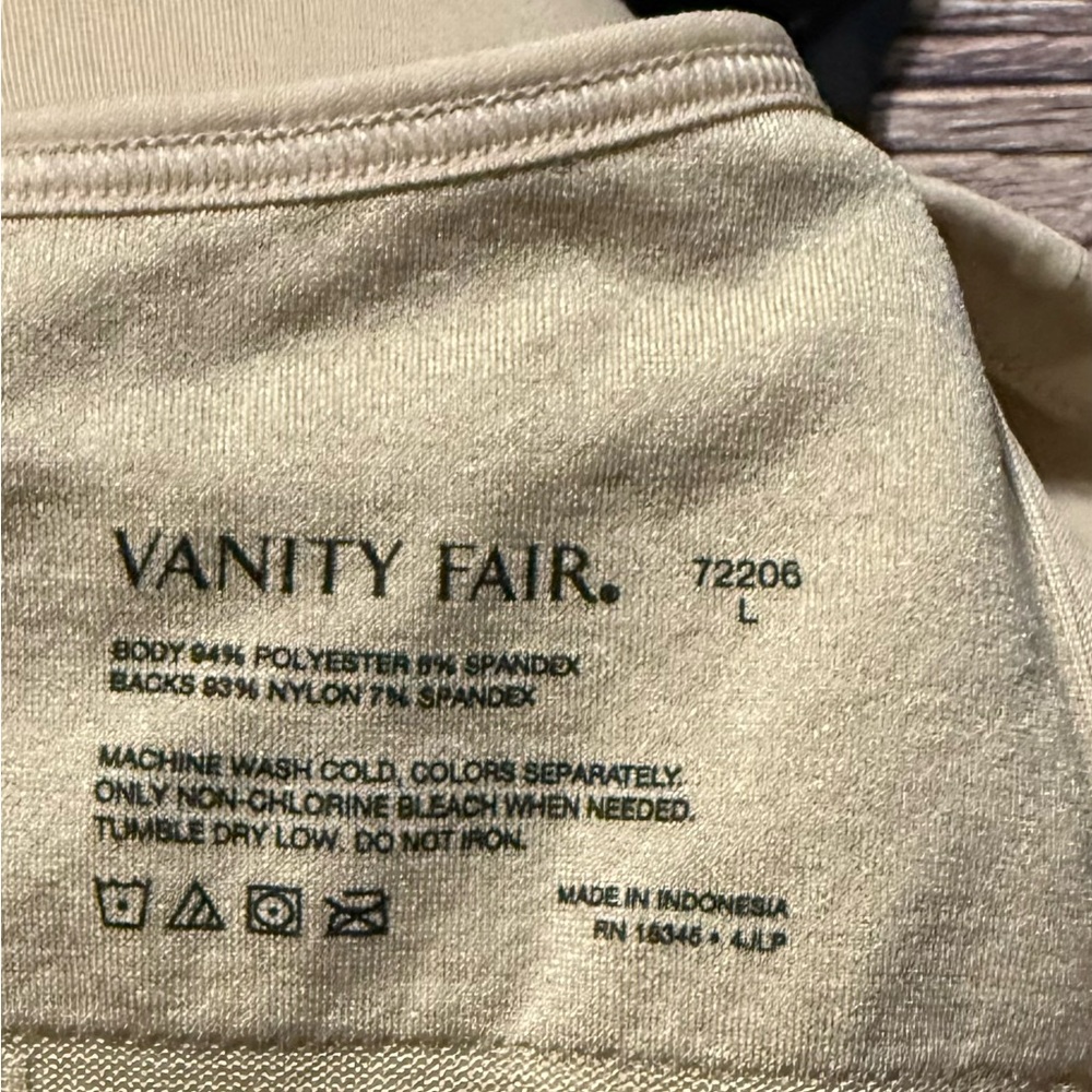 NWT Vanity Fair Radiant Women’s Wireless Comfort Bra - Black & Beige SZ Large - Picture 10 of 10